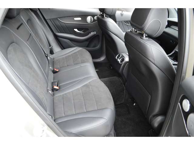 メルセデスベンツ ＧＬＣクラス ２２０ Ｄ ４マチック ローレウス エディション ディーゼルターボ ４ＷＤ R1年 (関東) 99
