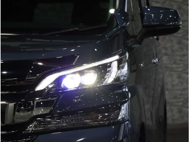 トヨタ ヴェルファイア　ハイブリッド ハイブリッド ２．５ ＺＲ Ｅ－ＦＯＵＲ ４ＷＤ H29年 (関東) 99