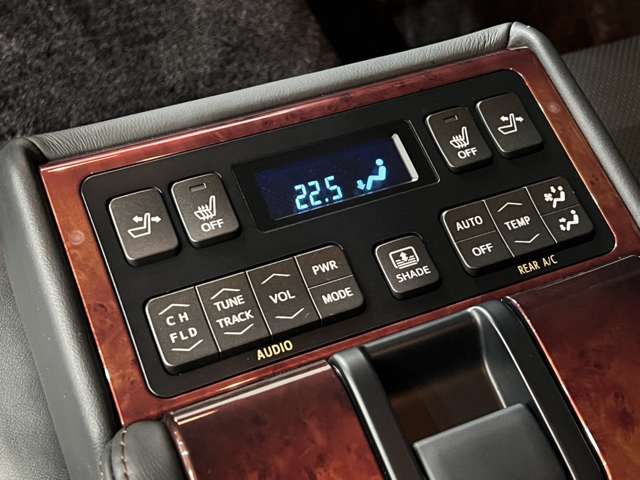 トヨタ クラウンマジェスタ　ハイブリッド ３．５ Ｆバージョン H25年 (関東) 99