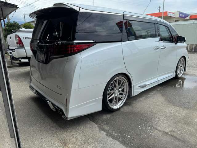 トヨタ アルファード　ハイブリッド ハイブリッド ２．５ Ｚ Ｅ－ＦＯＵＲ ４ＷＤ R7年 () 99