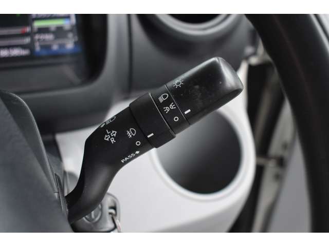 日野自動車 デュトロ ４．０ＤＴ ダブルキャブ 全低床 R1年 (近畿) 99