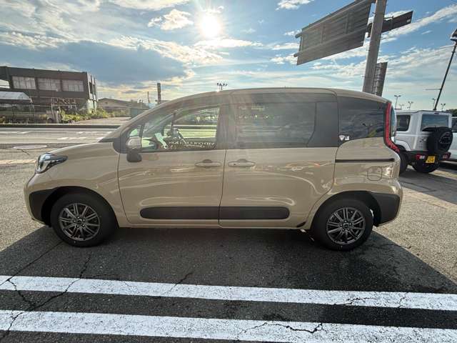 トヨタ シエンタ　ハイブリッド ハイブリッド １．５ Ｚ Ｅ－ＦＯＵＲ ４ＷＤ R5年 (東北) 99