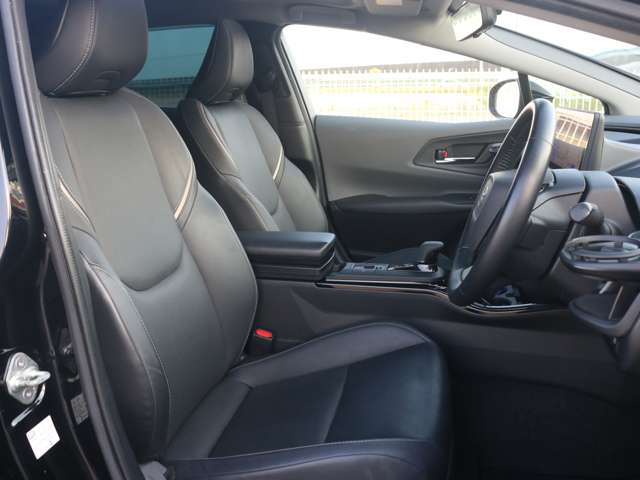 トヨタ プリウス ２．０ Ｚ Ｅ－ＦＯＵＲ ４ＷＤ R5年 (近畿) 99