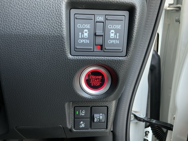 ホンダ Ｎ　ＢＯＸ カスタム ６６０ Ｌ R3年 (近畿) 99