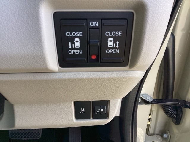 ホンダ Ｎ　ＢＯＸ ６６０ ファッションスタイル ２トーン R8年 (近畿) 99
