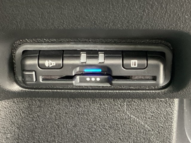ホンダ Ｎ　ＢＯＸ カスタム ６６０ ターボ ブラック スタイル R8年 () 99