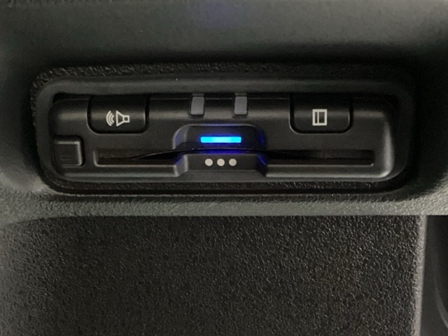 ホンダ Ｎ　ＢＯＸ カスタム ６６０ ターボ ブラック スタイル R8年 () 99