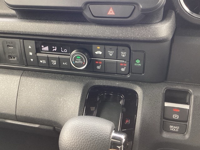ホンダ Ｎ　ＢＯＸ カスタム ６６０ コーディネートスタイル モノトーン R7年 (近畿) 99