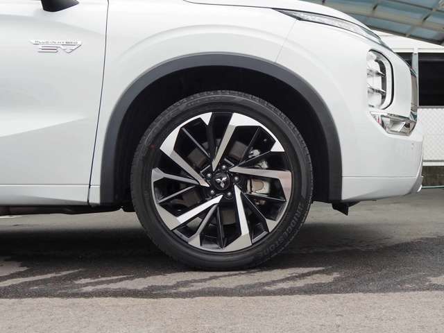三菱 アウトランダーＰＨＥＶ ＰＨＥＶ ２．４ Ｐ ４ＷＤ R4年 () 99