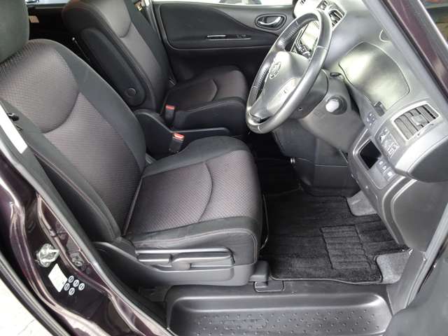 日産 セレナ ２．０ ハイウェイスター Ｖセレクション H23年 (関東) 99