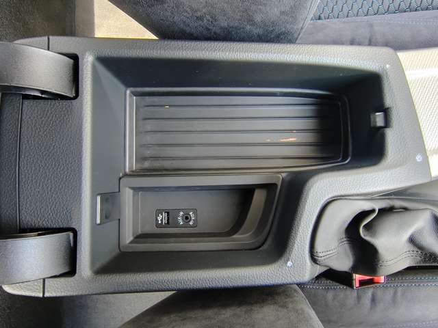ＢＭＷ ３シリーズ ３２０ｄ　Ｍスポーツ H28年 (近畿) 99