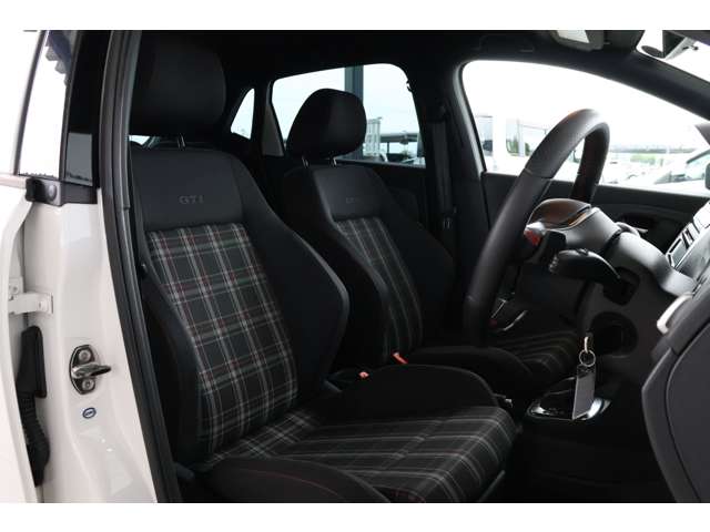 フォルクスワーゲン ポロ ＧＴＩ H25年 (近畿) 99