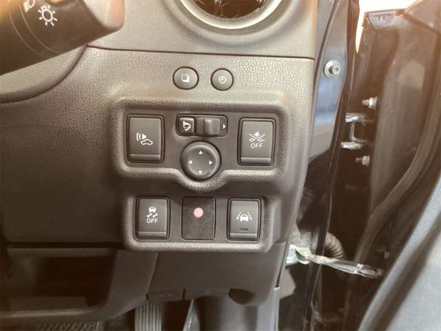 日産 ノート １．２ Ｅ－ＰＯＷＥＲ Ｘ H29年 (近畿) 99