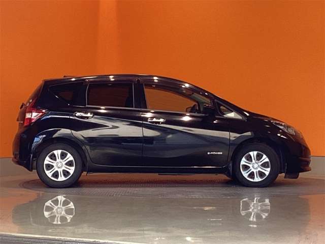 日産 ノート １．２ Ｅ－ＰＯＷＥＲ Ｘ H29年 (近畿) 99