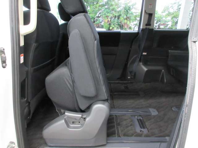 三菱 デリカ　Ｄ：５ ２．２ Ｄ パワーパッケージ ディーゼルターボ ４ＷＤ H29年 (関東) 99