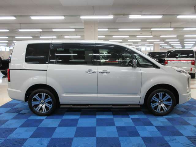 三菱 デリカ　Ｄ：５ ２．２ Ｐ ディーゼルターボ ４ＷＤ R1年 (関東) 99