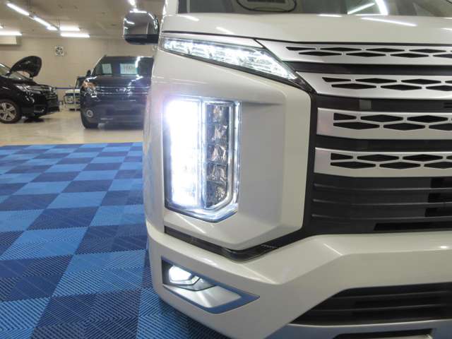 三菱 デリカ　Ｄ：５ ２．２ Ｐ ディーゼルターボ ４ＷＤ R1年 (関東) 99