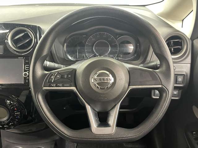 日産 ノート １．２ Ｘ ＤＩＧ－Ｓ H29年 (近畿) 99