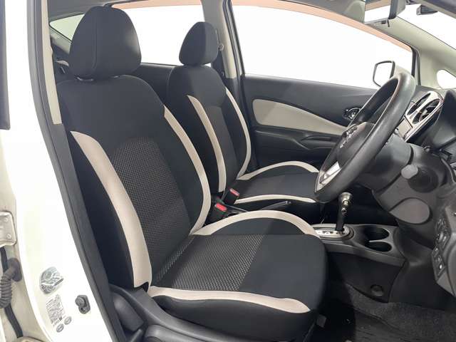 日産 ノート １．２ Ｘ ＤＩＧ－Ｓ H29年 (近畿) 99