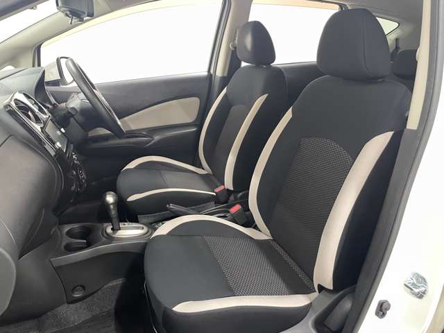 日産 ノート １．２ Ｘ ＤＩＧ－Ｓ H29年 (近畿) 99