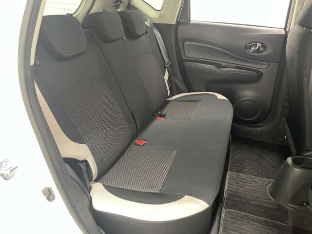 日産 ノート １．２ Ｘ ＤＩＧ－Ｓ H29年 (近畿) 99