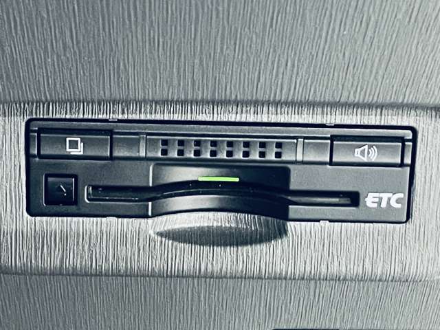トヨタ プリウスΑ １．８ Ｓ チューン ブラック H26年 (近畿) 99