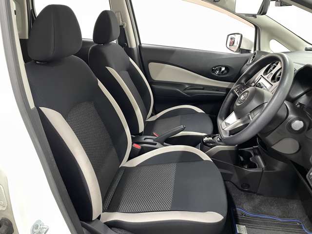 日産 ノート １．２ Ｅ－ＰＯＷＥＲ Ｘ H29年 (近畿) 99