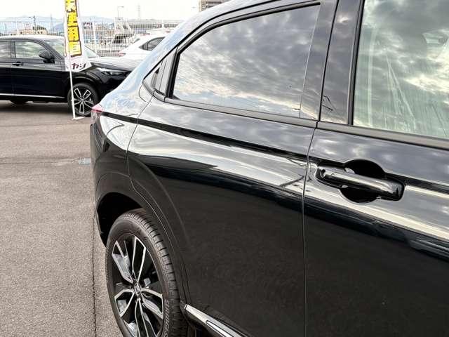 ホンダ ヴェゼル １．５ Ｅ：ＨＥＶ Ｚ R7年 (四国) 99