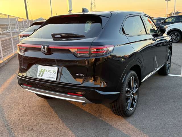 ホンダ ヴェゼル １．５ Ｅ：ＨＥＶ Ｚ R7年 (四国) 99