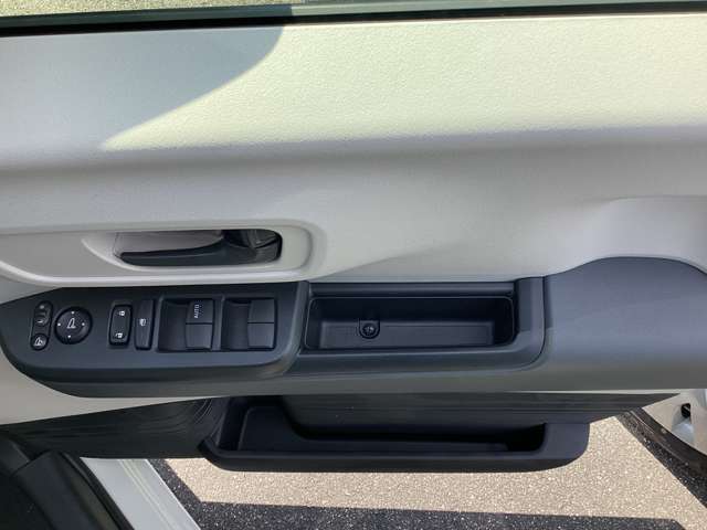 ホンダ Ｎ　ＢＯＸ ６６０ R8年 (四国) 99