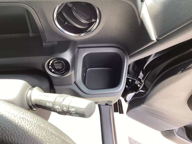 ホンダ Ｎ　ＢＯＸ カスタム ６６０ R8年 (四国) 99