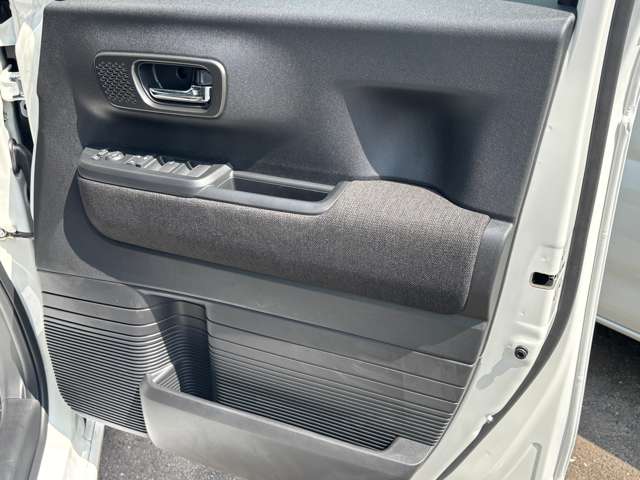 ホンダ Ｎ　ＢＯＸ カスタム ６６０ R8年 (四国) 99