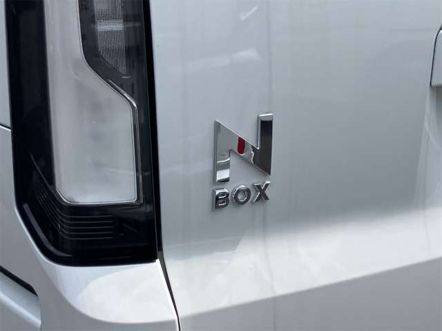 ホンダ Ｎ　ＢＯＸ カスタム ６６０ R8年 (東海) 99
