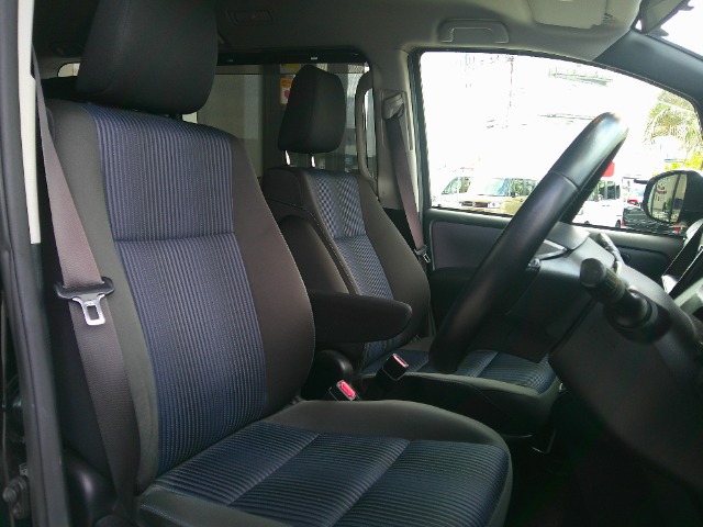トヨタ ヴォクシー ２．０ ＺＳ H28年 (関東) 99