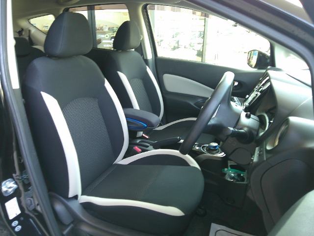 日産 ノート １．２ Ｅ－ＰＯＷＥＲ Ｘ H29年 (関東) 99