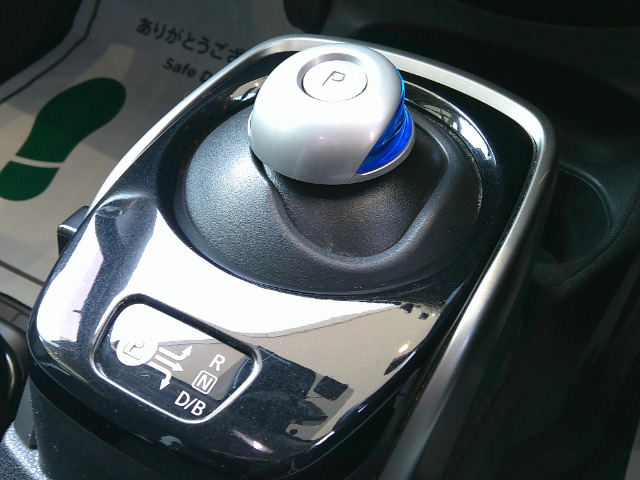 日産 ノート １．２ Ｅ－ＰＯＷＥＲ Ｘ H29年 (関東) 99