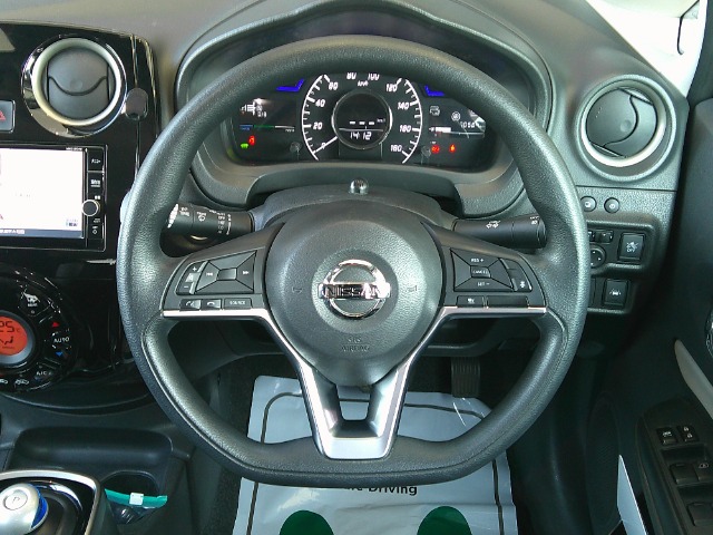 日産 ノート １．２ Ｅ－ＰＯＷＥＲ Ｘ H29年 (関東) 99