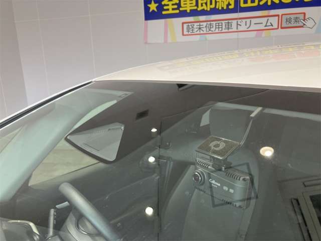 ホンダ フィット　ハイブリッド １．５ Ｅ：ＨＥＶ ベーシック R4年 (近畿) 99