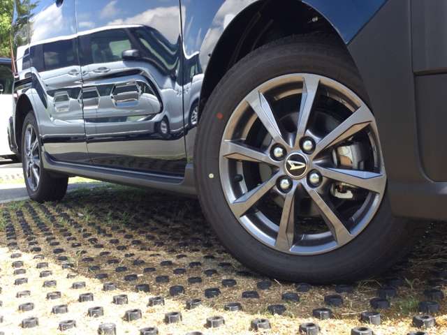 ダイハツ タント ６６０ ファンクロス ＥＣＯＩＤＬＥ非装着車 R7年 (近畿) 99