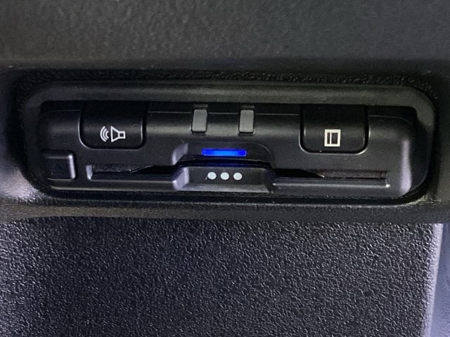 ホンダ Ｎ　ＢＯＸ カスタム ６６０ ターボ ブラック スタイル R8年 () 99