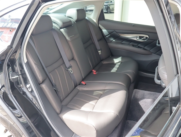 日産 シーマ　ハイブリッド ３．５ ＶＩＰ H30年 (関東) 99