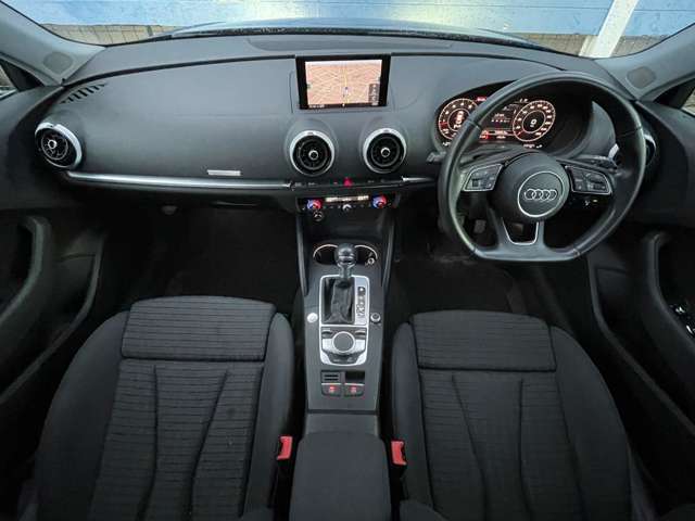 アウディ Ａ３　スポーツバック １．４　ＴＦＳＩ　スポーツ H29年 () 99