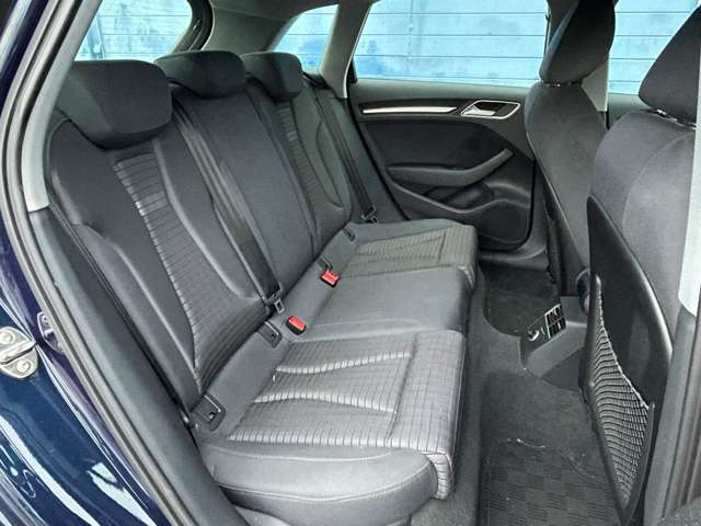 アウディ Ａ３　スポーツバック １．４　ＴＦＳＩ　スポーツ H29年 () 99
