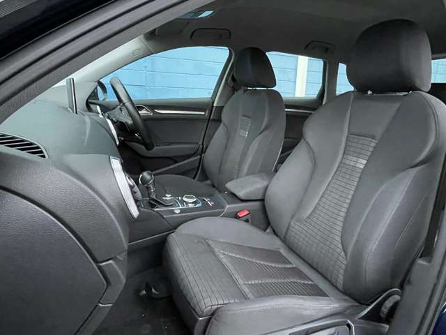 アウディ Ａ３　スポーツバック １．４　ＴＦＳＩ　スポーツ H29年 () 99