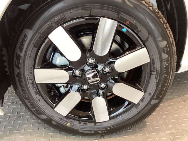 ホンダ フリード　ハイブリッド １．５ Ｅ：ＨＥＶ エアー ＥＸ R8年 (近畿) 99