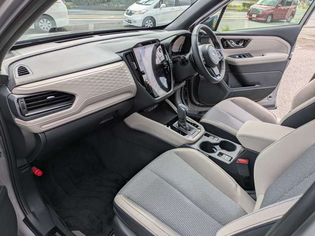 スバル フォレスター　ハイブリッド ２．５ プレミアム Ｓ：ＨＥＶ ＥＸ ４ＷＤ R8年 () 99