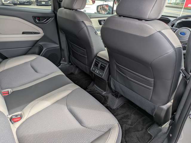 スバル フォレスター　ハイブリッド ２．５ プレミアム Ｓ：ＨＥＶ ＥＸ ４ＷＤ R8年 () 99