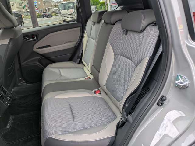 スバル フォレスター　ハイブリッド ２．５ プレミアム Ｓ：ＨＥＶ ＥＸ ４ＷＤ R8年 () 99