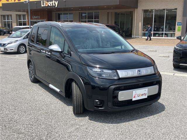 ホンダ フリード　ハイブリッド １．５ Ｅ：ＨＥＶ クロスター R7年 (近畿) 99