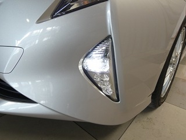 トヨタ プリウス １．８ Ｓ Ｅ－ＦＯＵＲ ４ＷＤ H28年 () 99